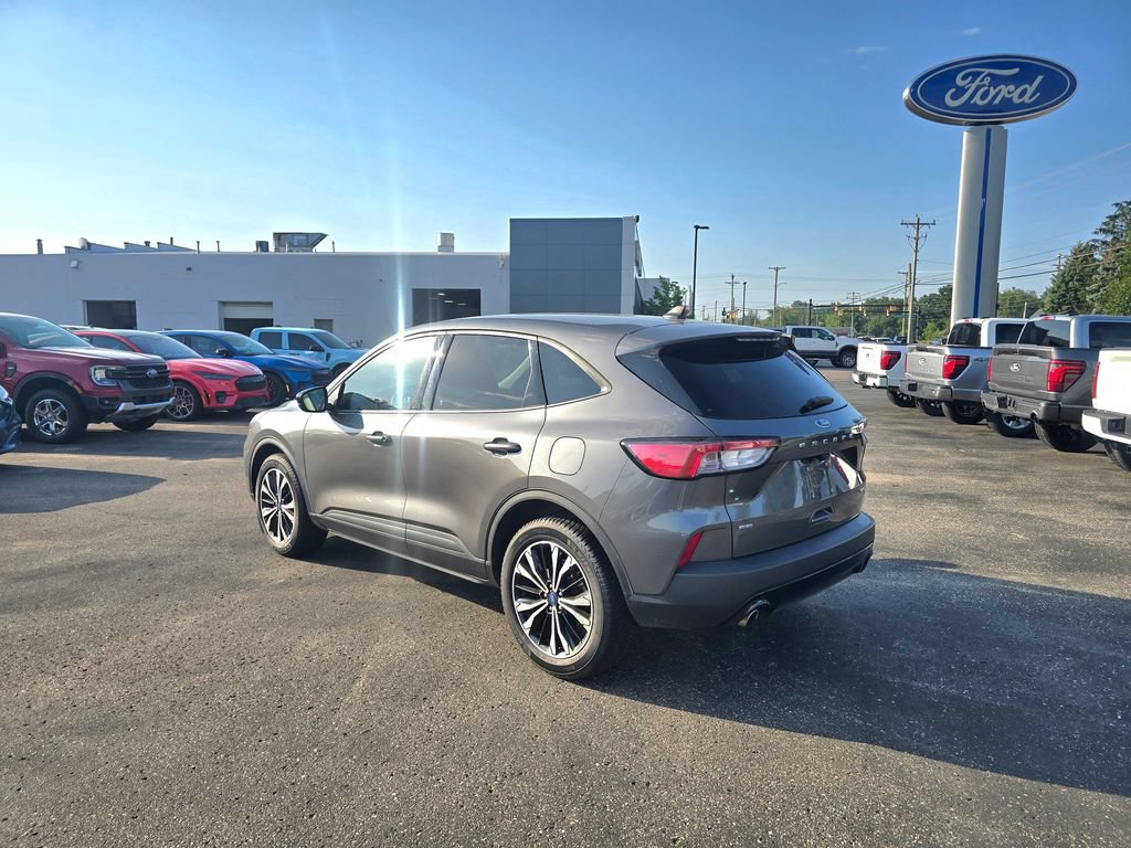 Certified 2021 Ford Escape SE w/ SE Sport Appearance Package AWD/4WD image 3