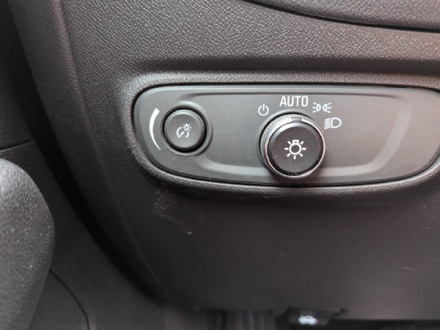 Used 2023 Chevrolet Equinox RS FWD image 34