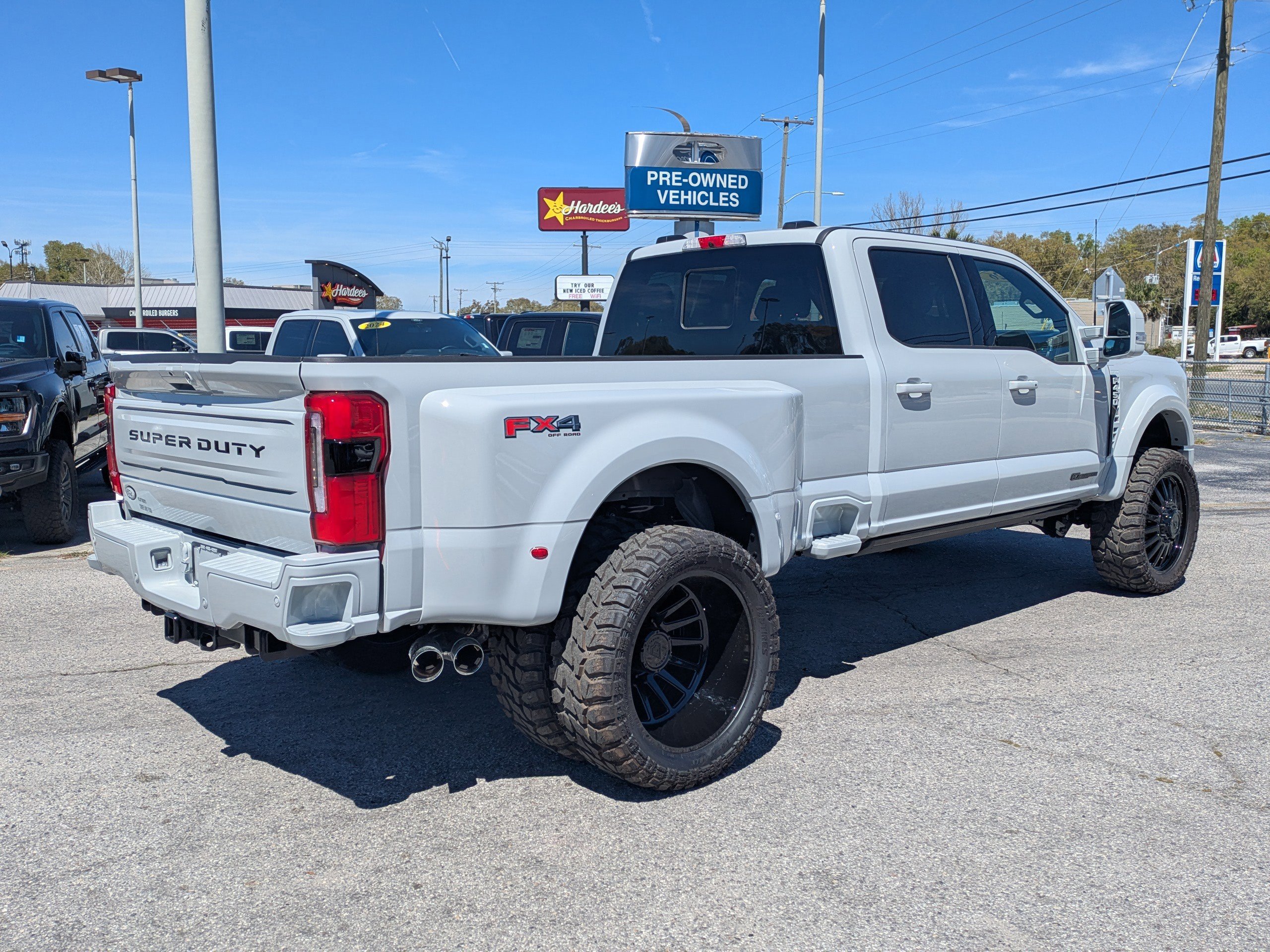 Certified 2026 Ford F450 Platinum w/ FX4 Off-Road Package image 5