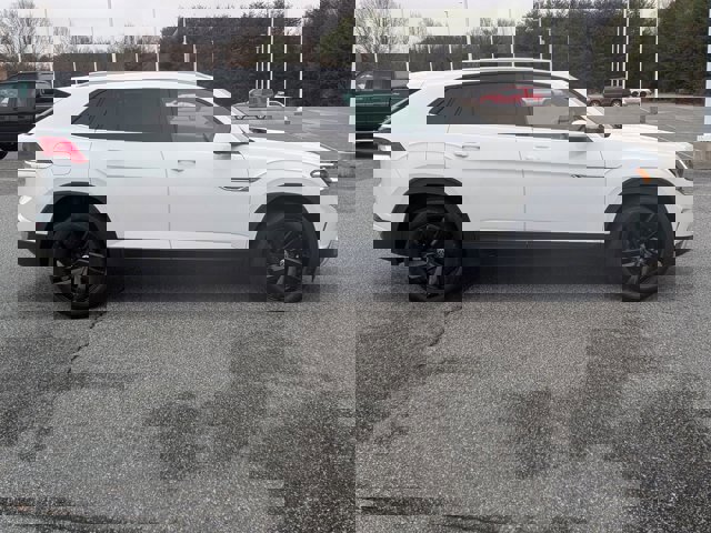 Used 2022 Volkswagen Atlas Cross Sport SE image 6