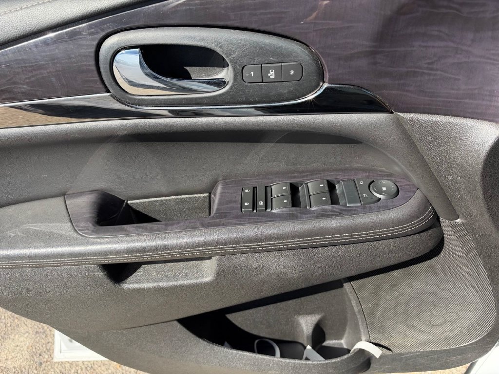 Used 2017 Buick Enclave Leather AWD/4WD image 19