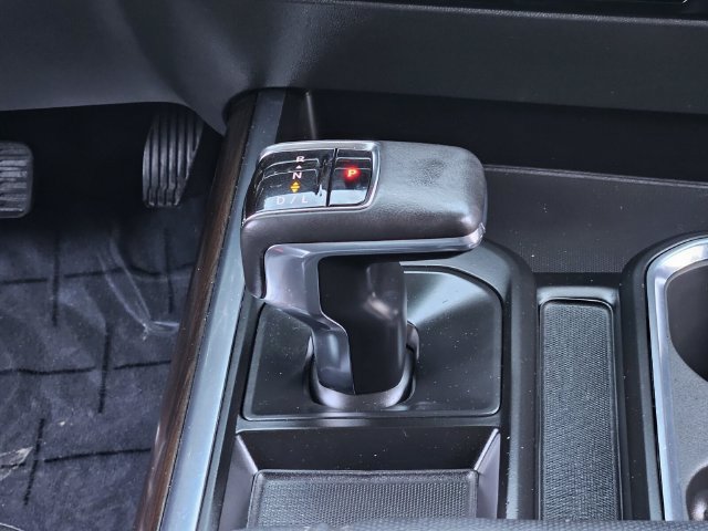 Used 2022 GMC Sierra 1500 SLT AWD/4WD image 32