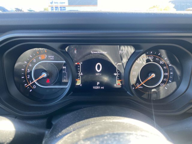 Used 2025 Jeep Wrangler Unlimited Sahara w/ Safety Group AWD/4WD image 22
