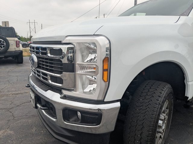 Certified 2025 Ford F350 XLT w/ Snow Plow/Camper Package AWD/4WD image 5