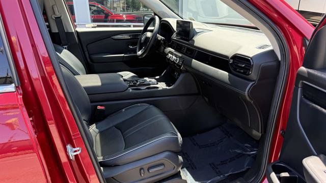 Used 2025 Honda Pilot Elite image 23