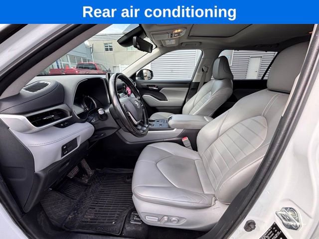 Used 2022 Toyota Highlander XLE image 10