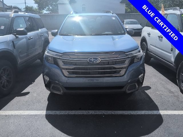 Used 2025 Subaru Forester Limited AWD/4WD image 2