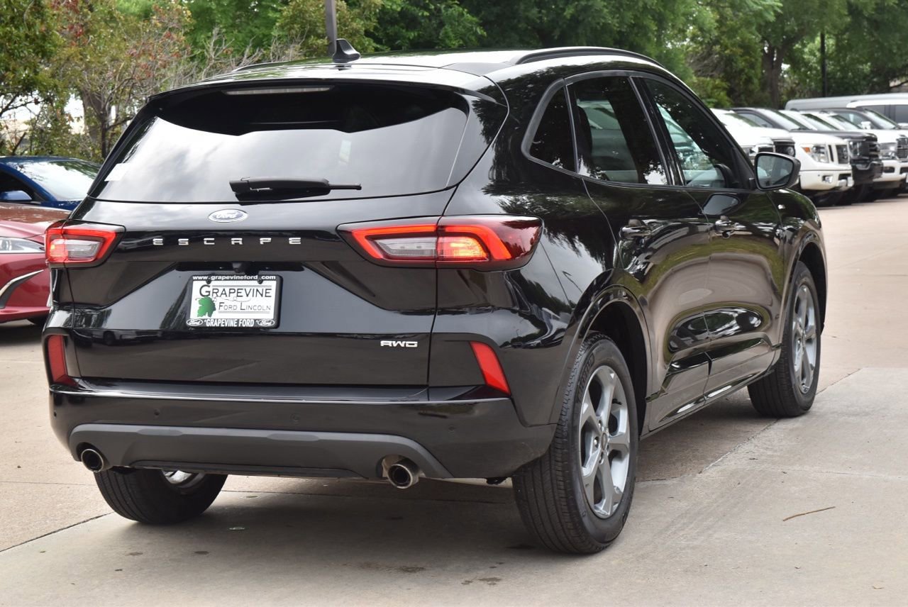 Certified 2024 Ford Escape ST-Line w/ Tech Pack #1 AWD/4WD image 9