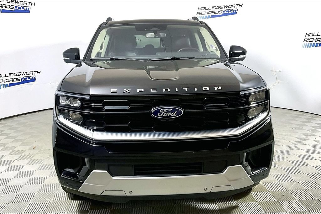 Certified 2025 Ford Expedition Platinum AWD/4WD image 2
