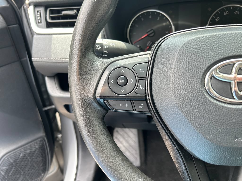 Used 2020 Toyota RAV4 LE FWD image 20