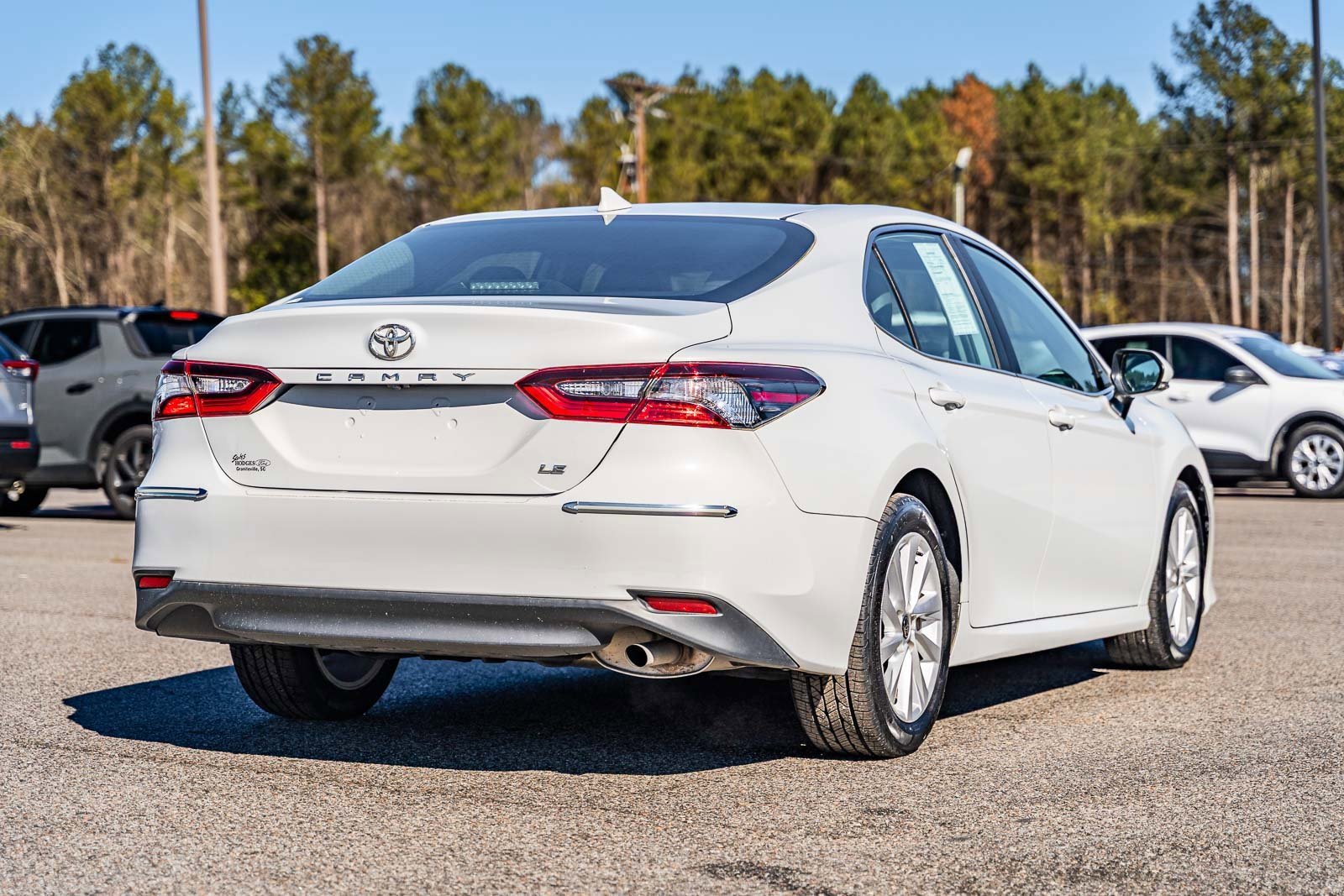 Used 2022 Toyota Camry LE image 5