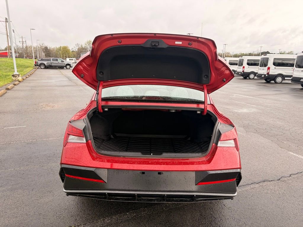 Used 2025 Hyundai Elantra Limited w/ Cargo Package image 9