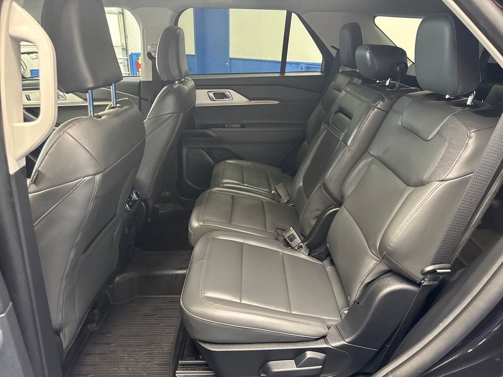 Certified 2025 Ford Explorer Active w/ Active Comfort Package AWD/4WD image 28
