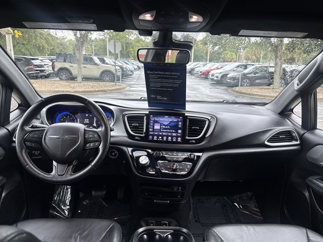 Used 2020 Chrysler Pacifica Touring-L Plus FWD image 21