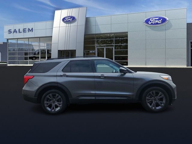 Certified 2023 Ford Explorer XLT w/ Equipment Group 202A AWD/4WD image 2