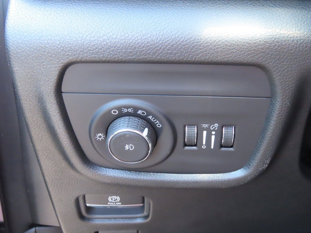 Used 2024 Jeep Grand Cherokee L Limited RWD image 26