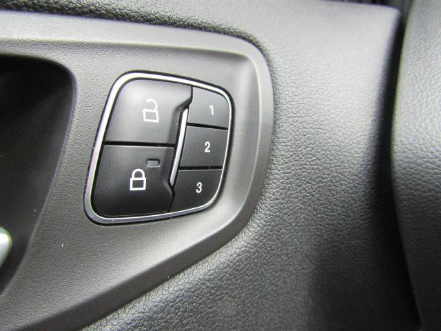 Certified 2017 Ford Escape Titanium w/ Equipment Group 301A image 33