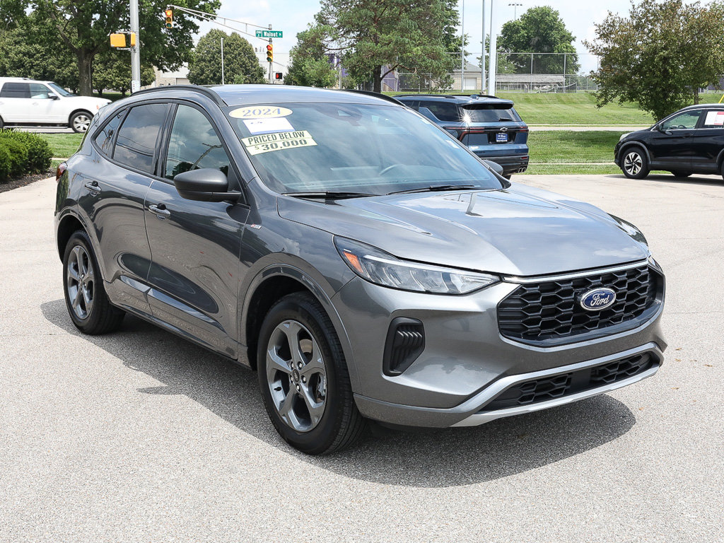 Certified 2024 Ford Escape ST-Line w/ Tech Pack #1 AWD/4WD image 9