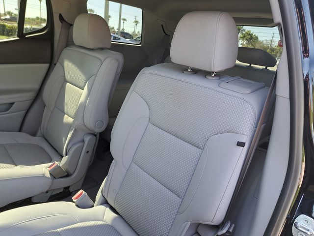 Used 2021 GMC Acadia SLE image 14