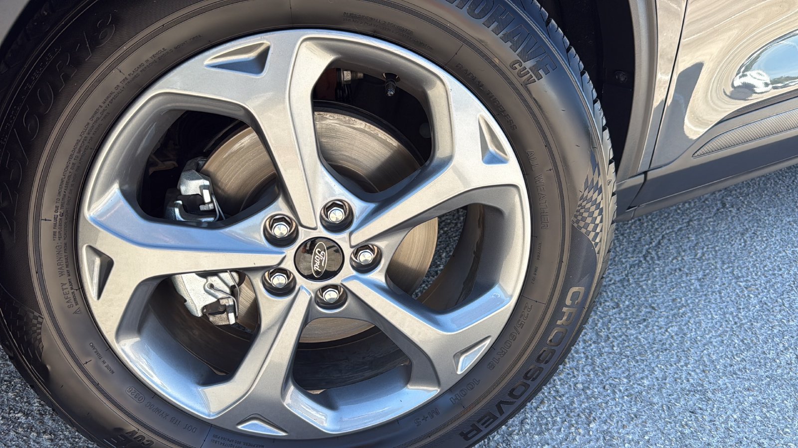 Certified 2025 Ford Escape ST-Line FWD image 28