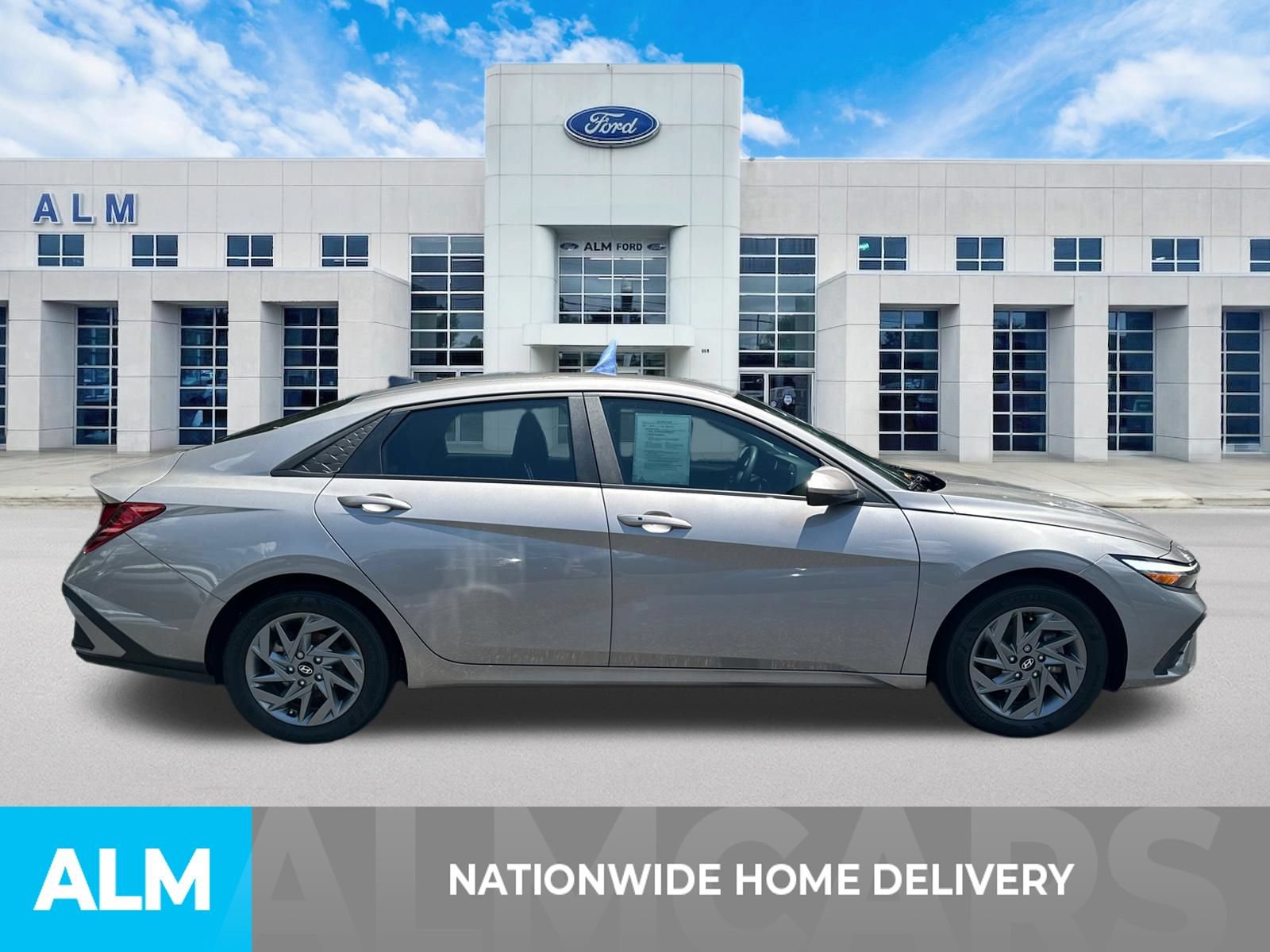 Used 2024 Hyundai Elantra SEL FWD image 4