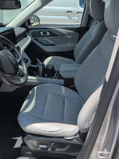 Certified 2025 Ford Explorer Platinum w/ Ultimate Package AWD/4WD image 2