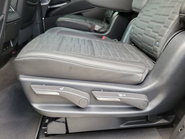 Used 2025 Cadillac Escalade Sport Platinum image 9