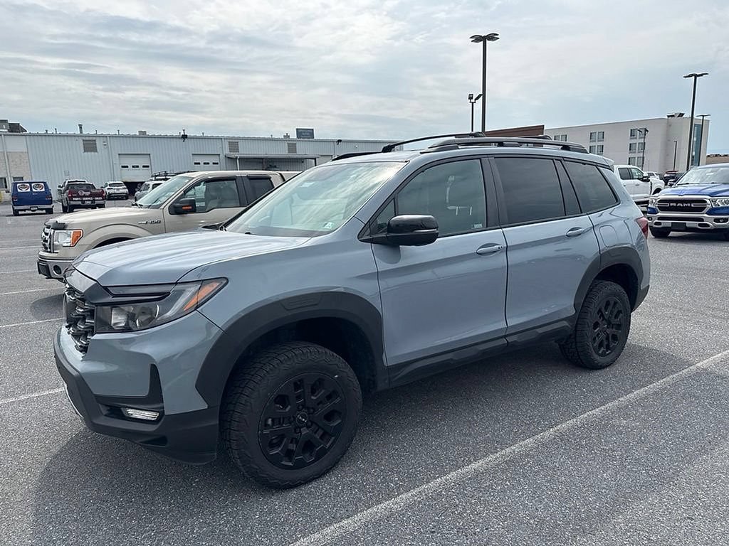 Used 2022 Honda Passport TrailSport image 2