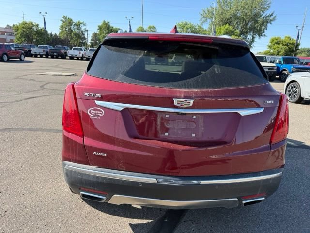 Used 2017 Cadillac XT5 Platinum w/ Driver Assist Package AWD/4WD image 9