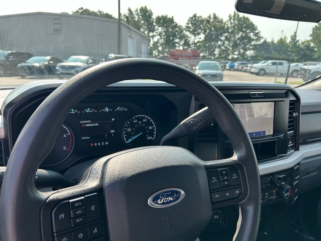 Certified 2025 Ford F250 XLT AWD/4WD image 9