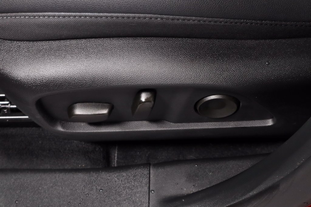 Used 2025 Chevrolet Equinox LT w/ Convenience Package II FWD image 25