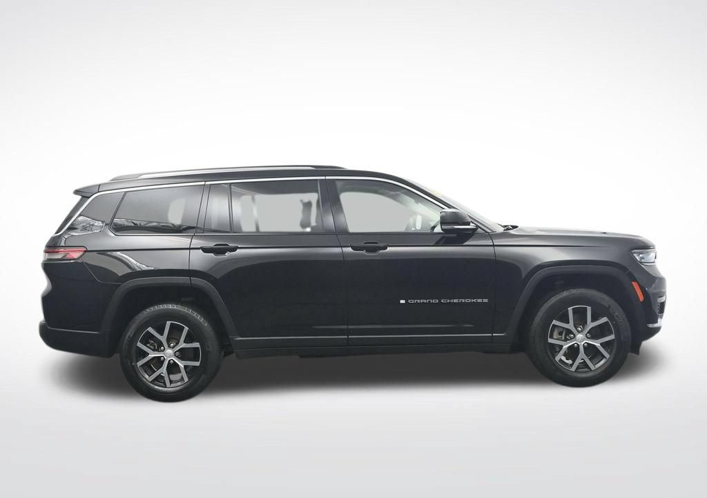 Used 2023 Jeep Grand Cherokee L Limited AWD/4WD image 4