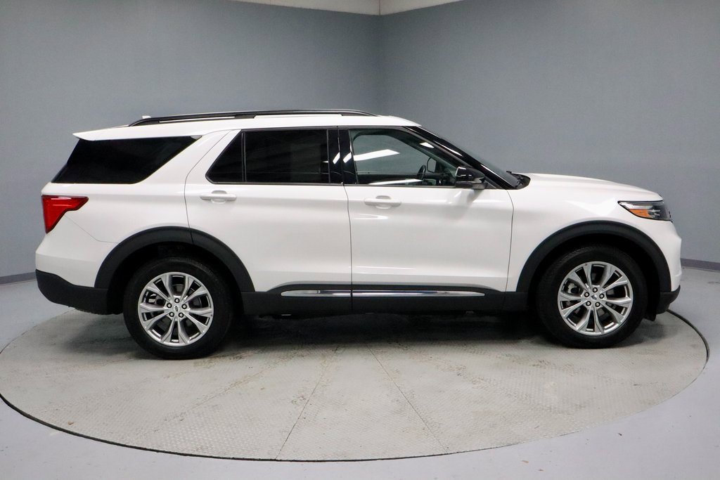Certified 2022 Ford Explorer XLT w/ Equipment Group 202A image 13