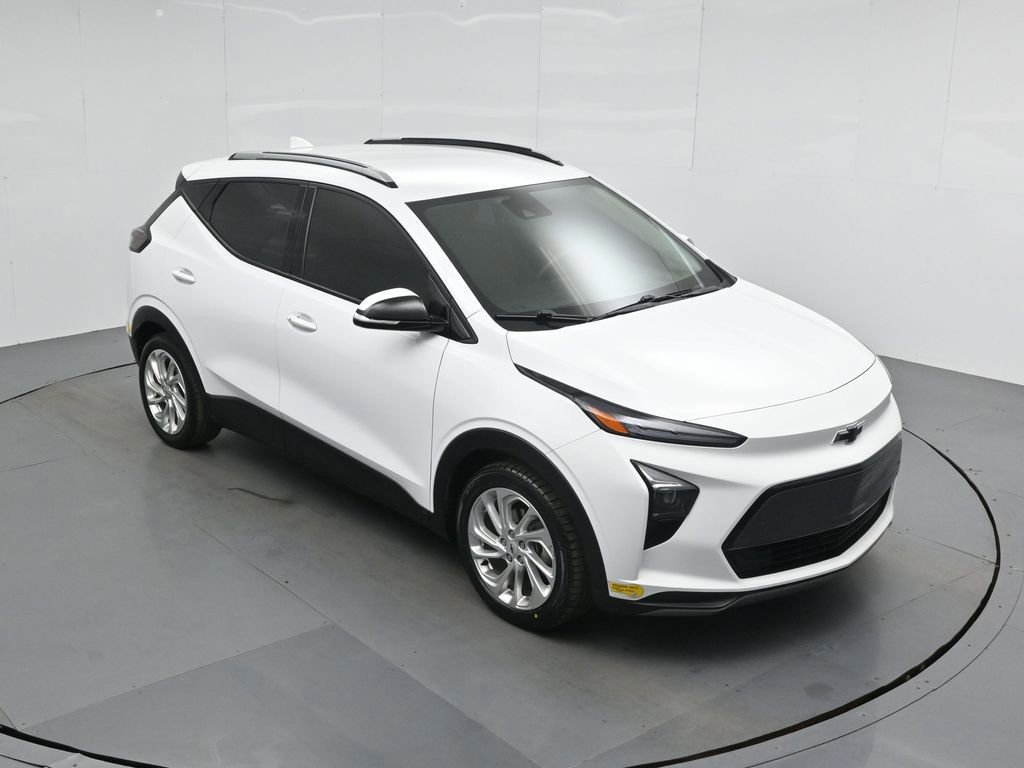 Used 2023 Chevrolet Bolt EUV LT w/ Driver Confidence Package image 3