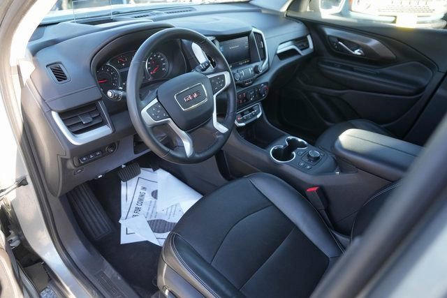 Used 2023 GMC Terrain SLT w/ Tech Package image 8