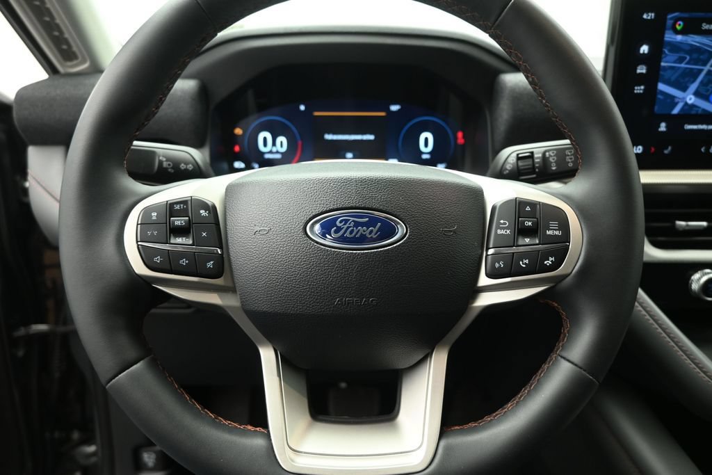Certified 2025 Ford Explorer Active AWD/4WD image 11