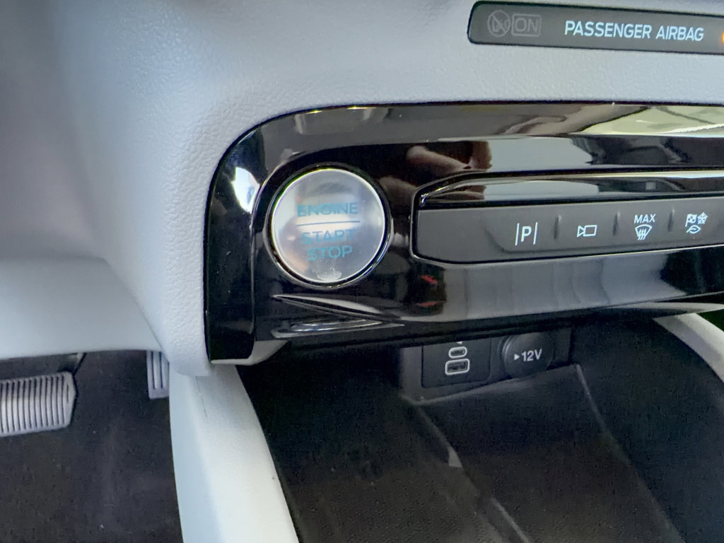 Certified 2025 Ford Escape SE w/ PHEV Premium Package image 23