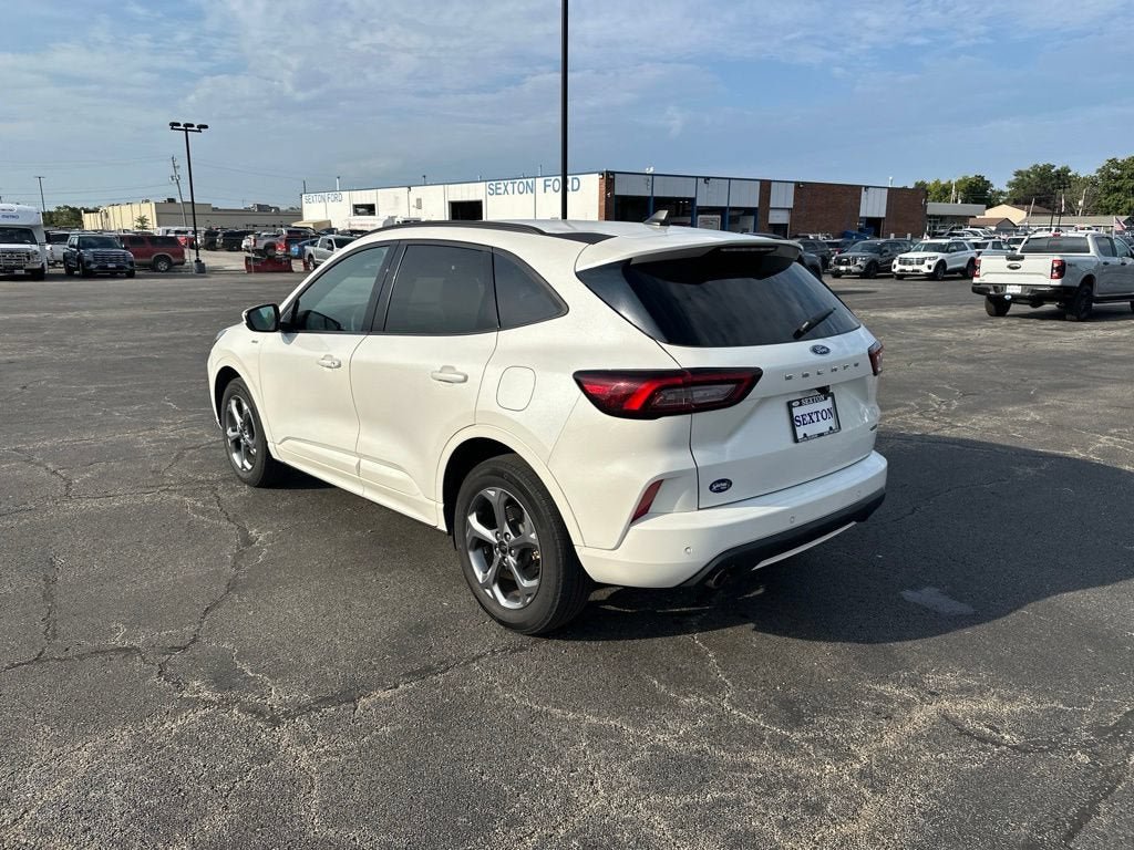 Certified 2024 Ford Escape ST-Line Select w/ Tech Pack #1 AWD/4WD image 7