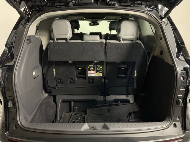 Used 2024 Toyota Sienna XLE image 11