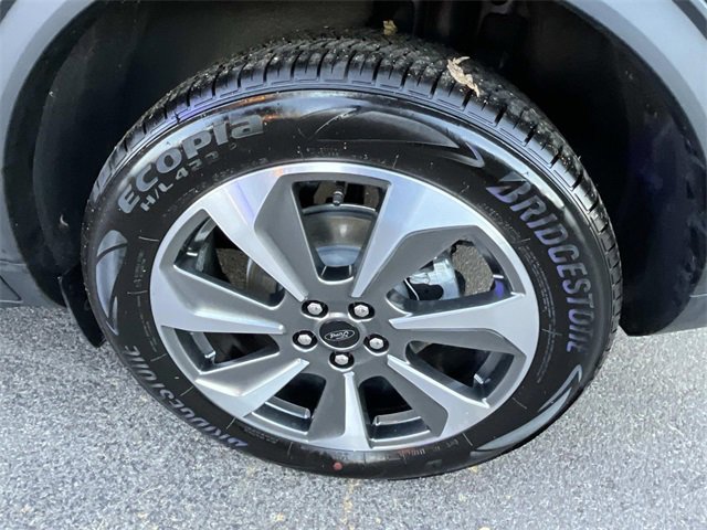 Certified 2025 Ford Escape Platinum w/ Premium Technology Package image 11