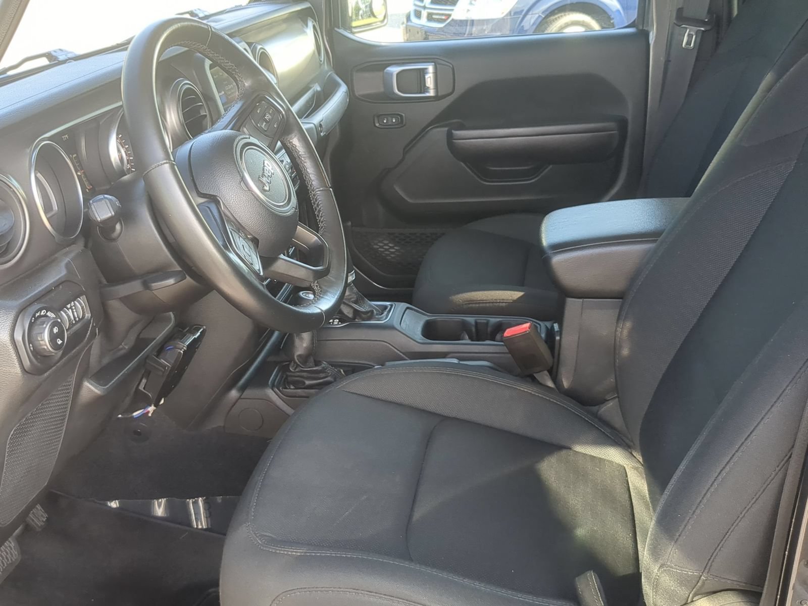 Used 2021 Jeep Gladiator Sport AWD/4WD image 13