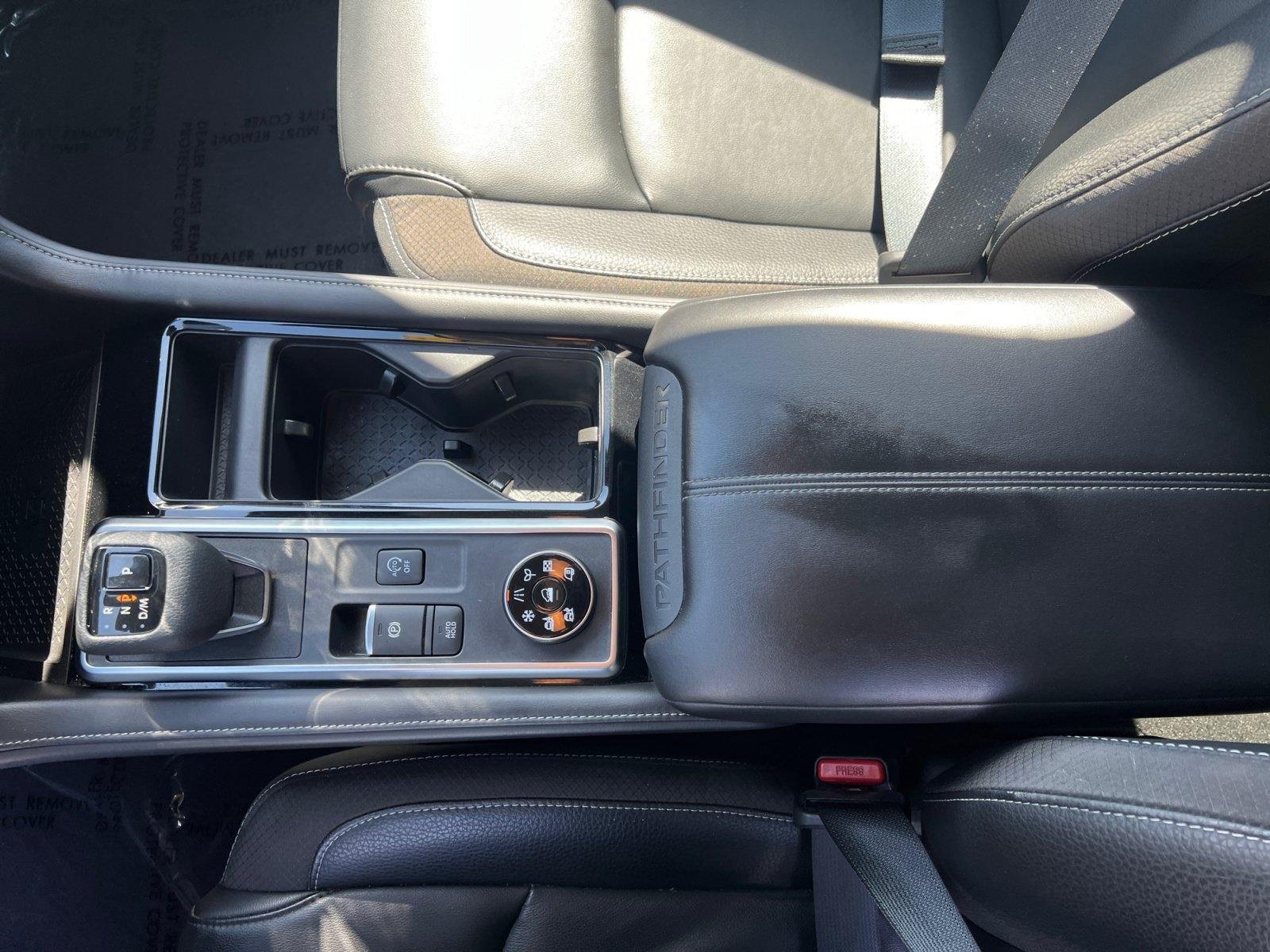 Used 2023 Nissan Pathfinder SL AWD/4WD image 21