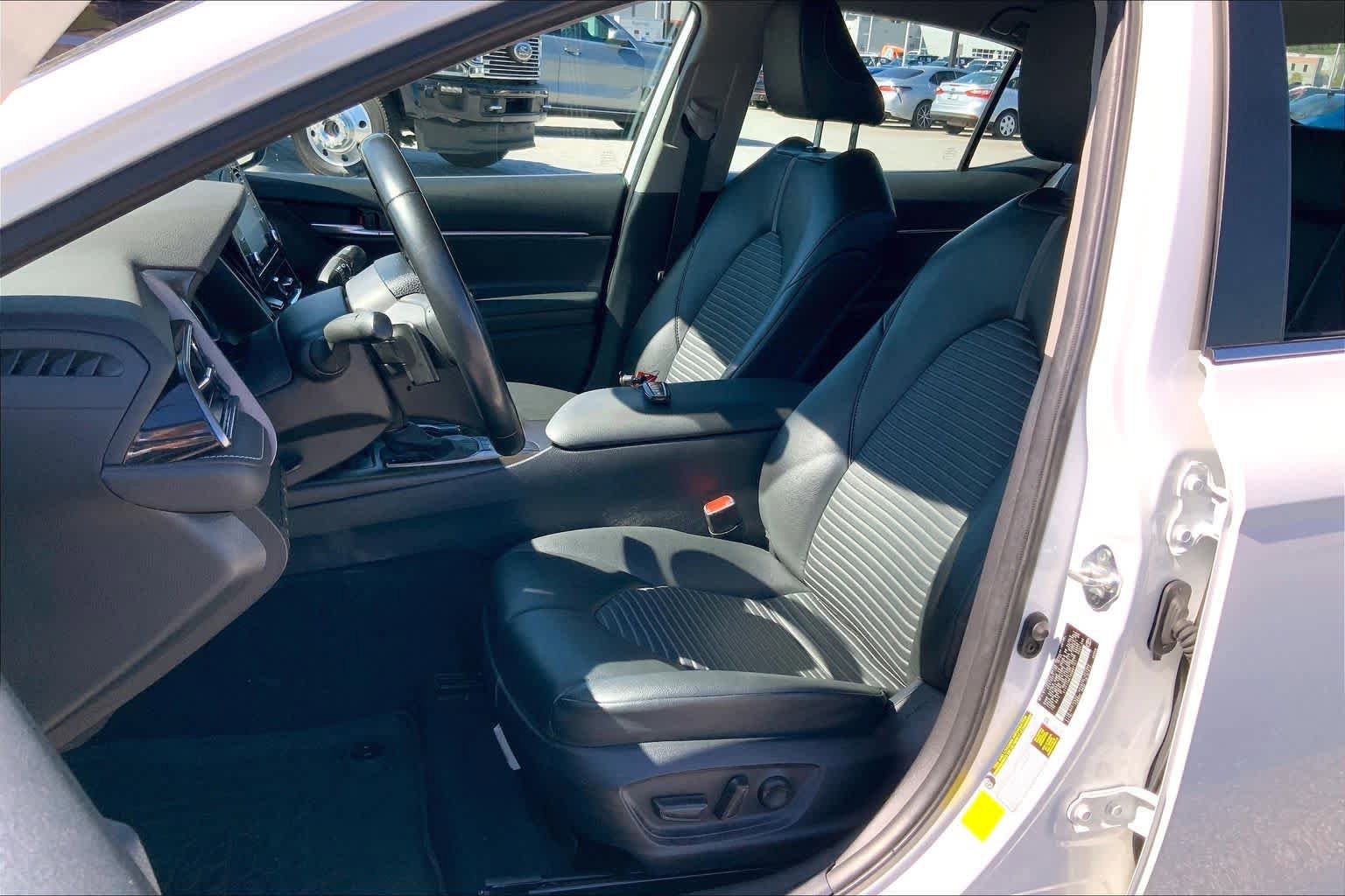 Used 2024 Toyota Camry SE w/ Convenience Package FWD image 8