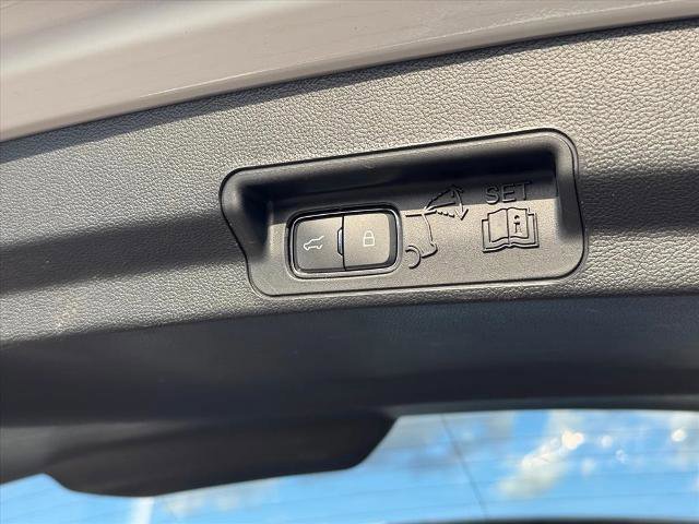 Certified 2023 Ford Explorer Platinum w/ Technology Package image 7