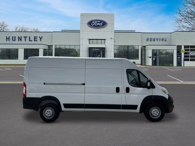 Used 2025 RAM ProMaster 2500 w/ Convenience Group FWD image 3