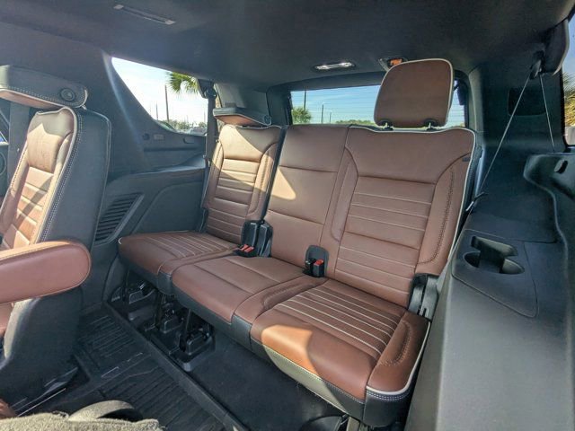 Used 2024 GMC Yukon Denali Ultimate image 16