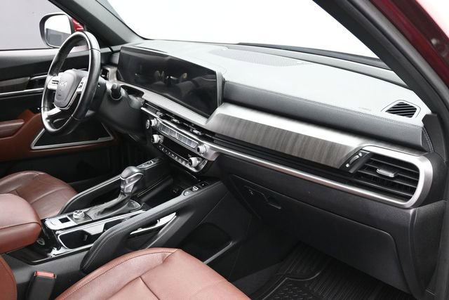 Used 2023 Kia Telluride EX w/ EX Captain's Chair Package FWD image 29