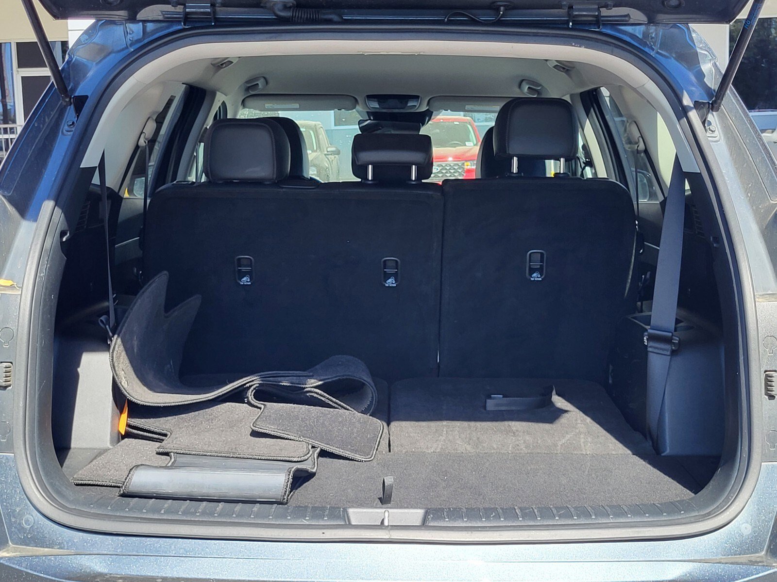 Used 2024 Kia Sorento S image 31