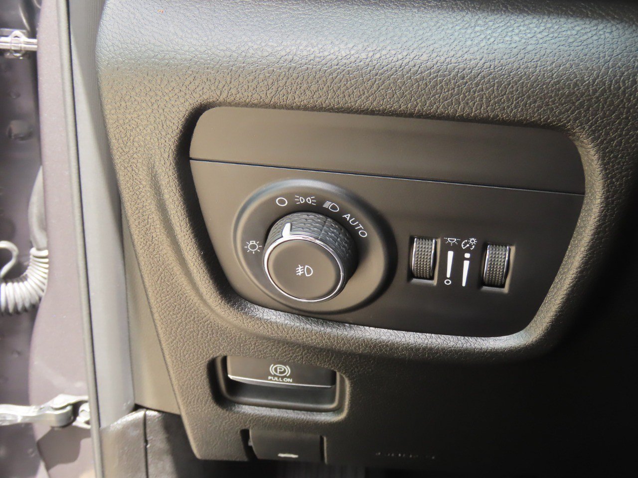 Used 2024 Jeep Grand Cherokee Limited AWD/4WD image 26