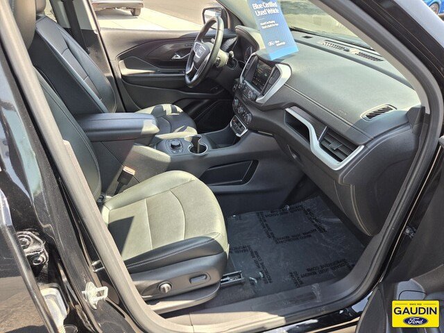Used 2024 GMC Terrain SLT AWD/4WD image 16